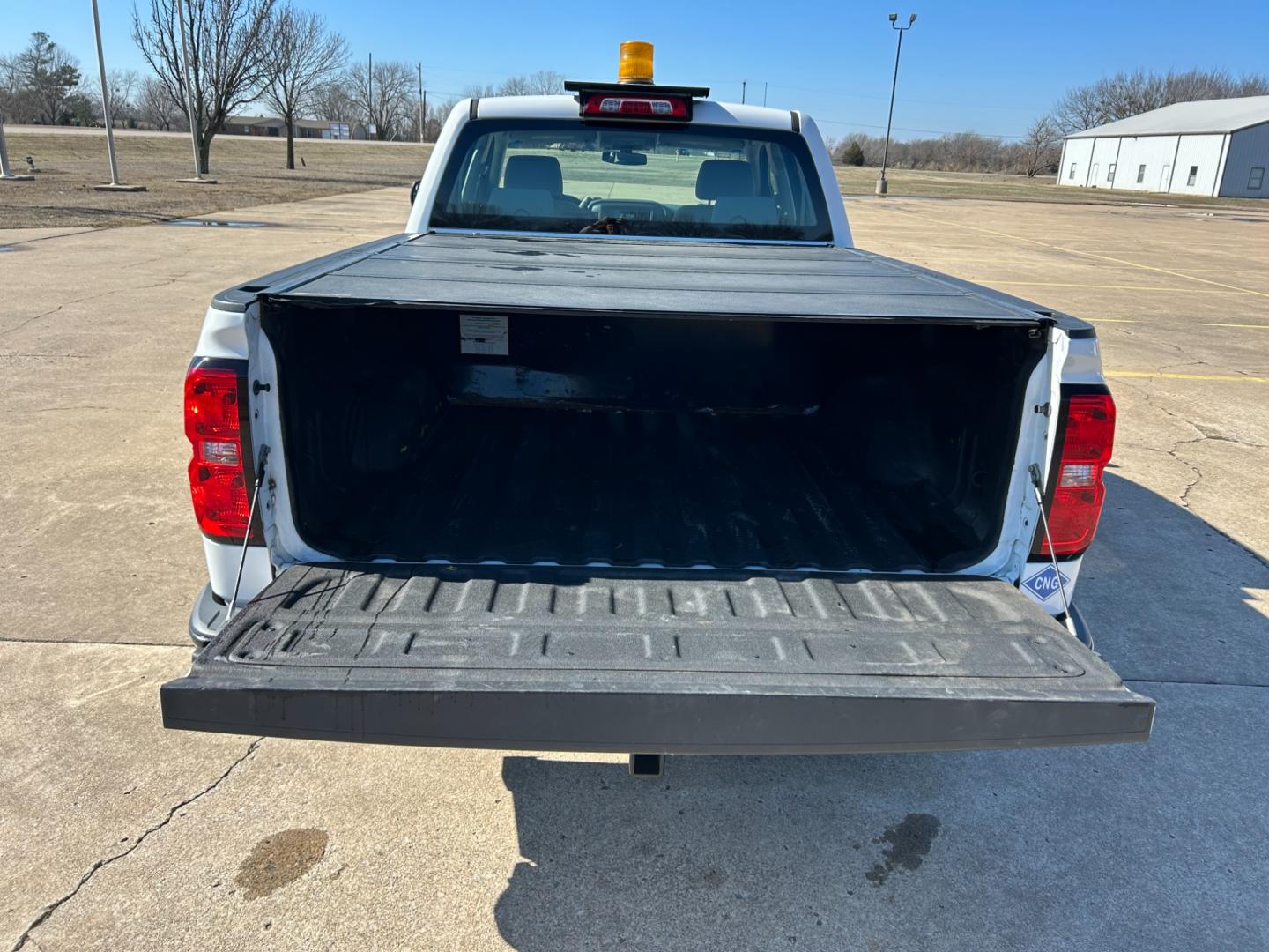 2015 White /Gray Chevrolet Silverado 1500 Work Truck Double Cab 2WD (1GCRCPEC1FZ) with an 5.3L V8 OHV 16V engine, 6-Speed Automatic transmission, located at 17760 Hwy 62, Morris, OK, 74445, (918) 733-4887, 35.609104, -95.877060 - 2015 CHEVY SILVERADO HAS THE 5.3L V8 AND IS RWD. IT FEATURES A KEYLESS ENTRY REMOTE, POWER WINDOWS, POWER MIRRORS, POWER LOCKS, AM/FM STEREO, PANDORA RADIO, AUX PORT, USB PORT, TRACTION CONTROL, CRUISE CONTROL, BACK UP CAMERA, BED COVER, BED LINER, AND HITCH. IT RUNS ON CNG (COMPRESSED NATURAL GAS) - Photo#17